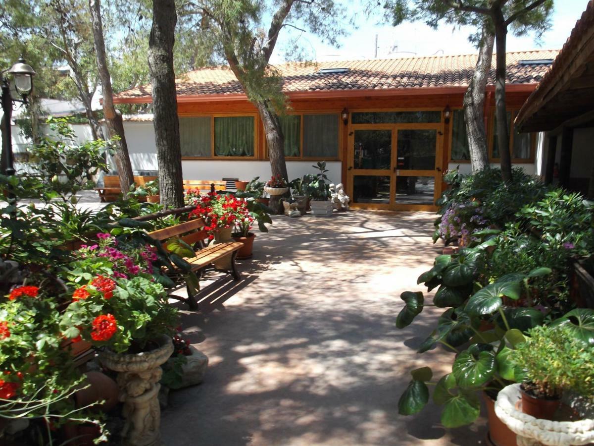 Residence Village Lido Del Gargano Роді-Гарганіко Екстер'єр фото